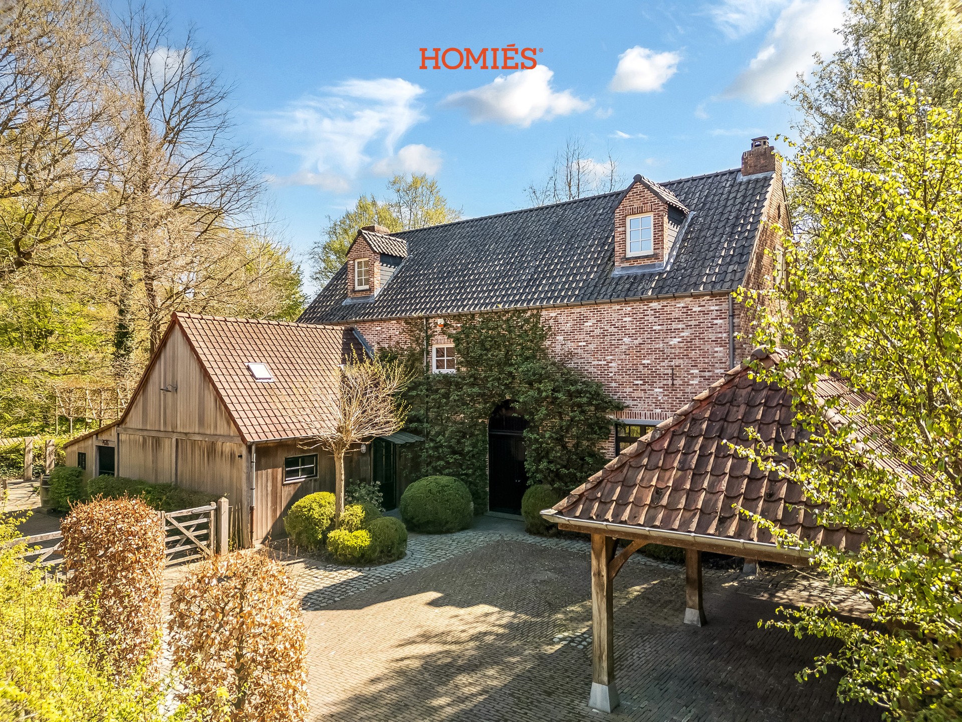 Tijdloze villa met prachtige tuin in oase van rust