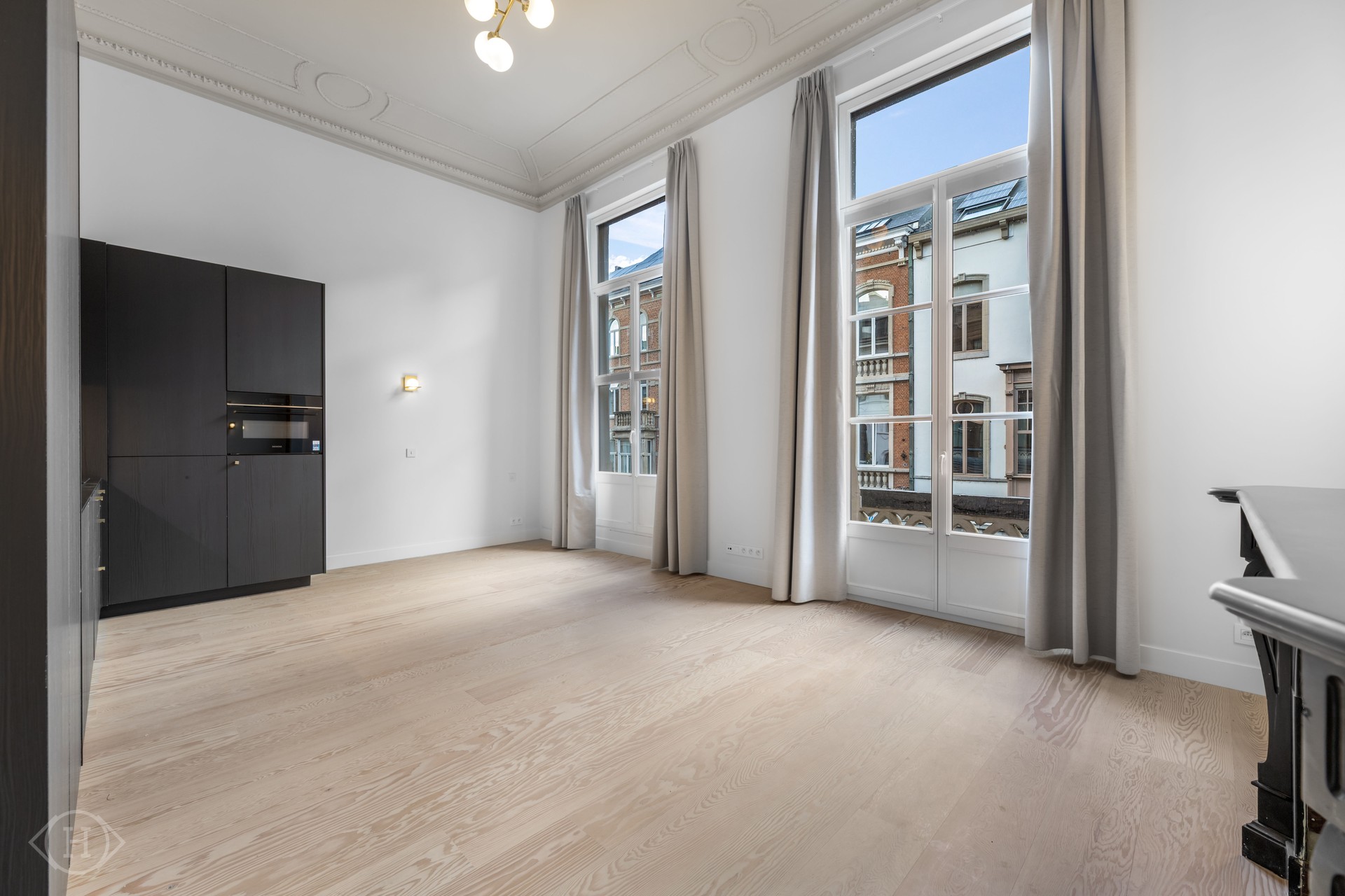Exclusieve studio met balkon op Bondgenotenlaan