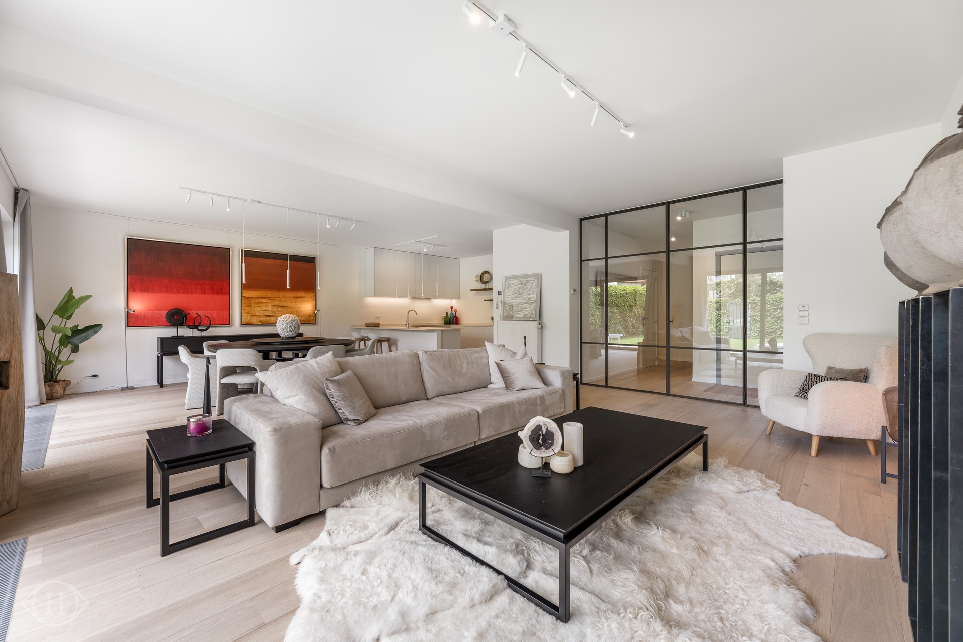 Luxueus gerenoveerd appartement met tuin, in hartje Leuven