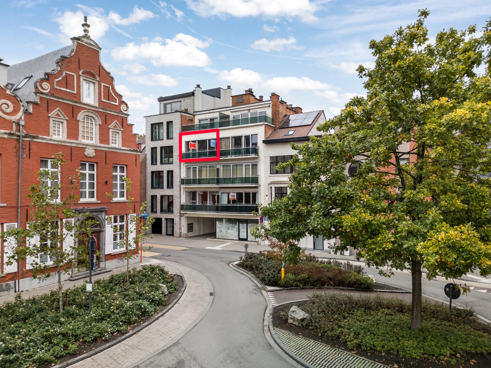 2-slaapkamerappartement met 2 terrassen op gunstige locatie